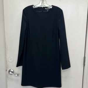 Burberry Women’s black knee length dress size 12 zipper in back very classy